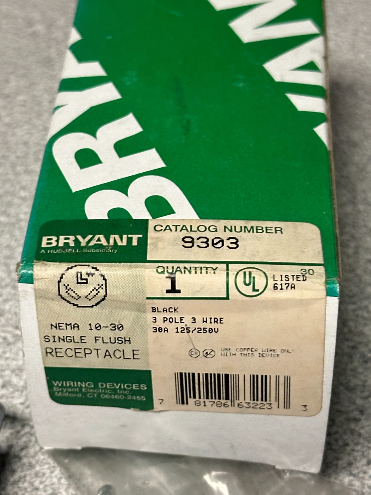 NEW BRYANT 9303 FLUSH RECEPTACLE NEMA 10-30R 30 AMP 125/250V 3 Pole 3 Wire
