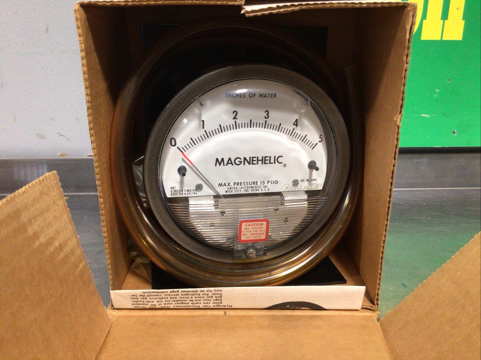 Lot Of 3 Dwyer Mini Master Flowmeter Magnehelic Pressure Gage & Rate Master V5-4