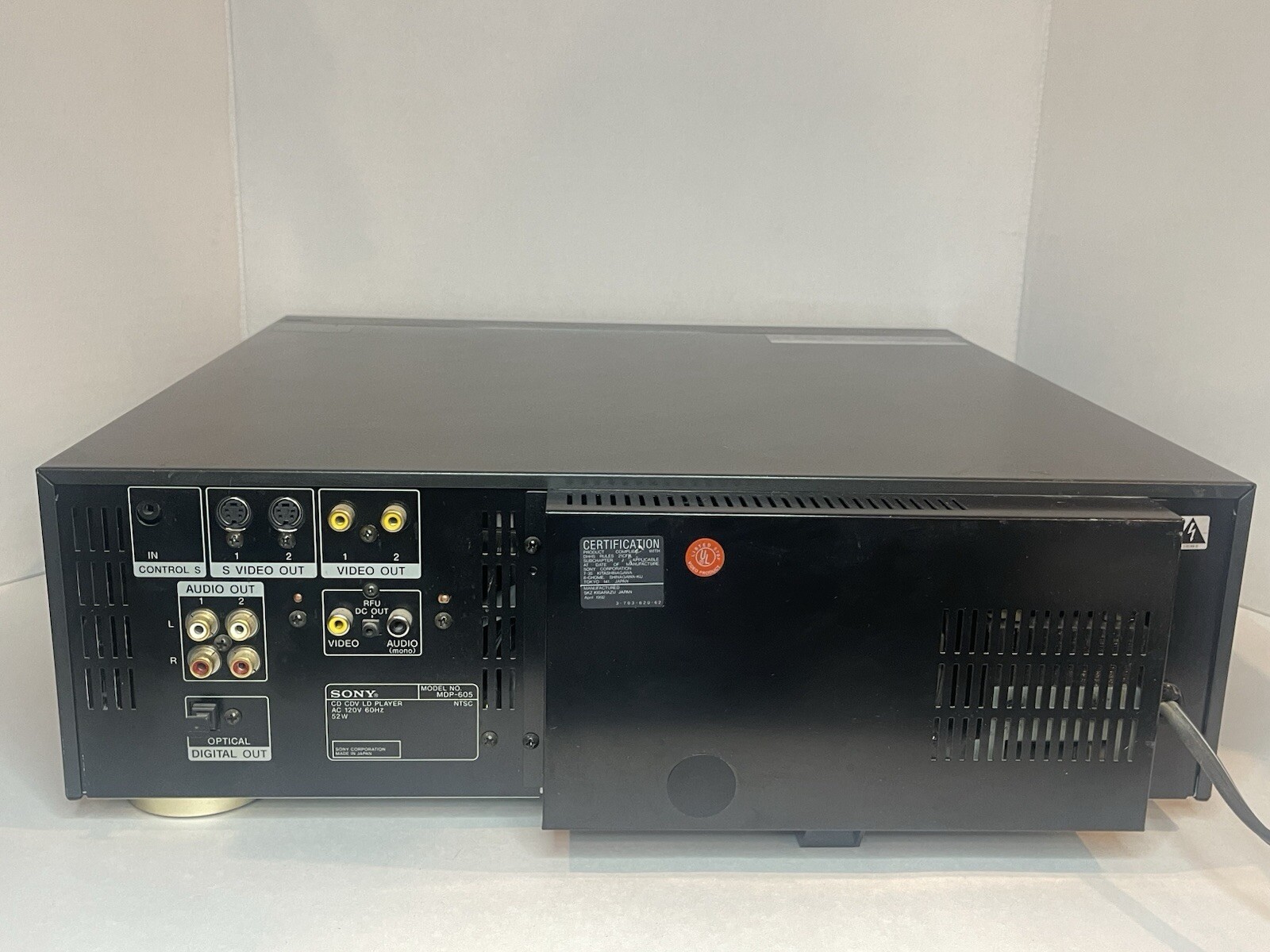 Sony MDP-605 Laserdisc Player CD CDV LD (POWERS ON) SOLD AS IS PARTS