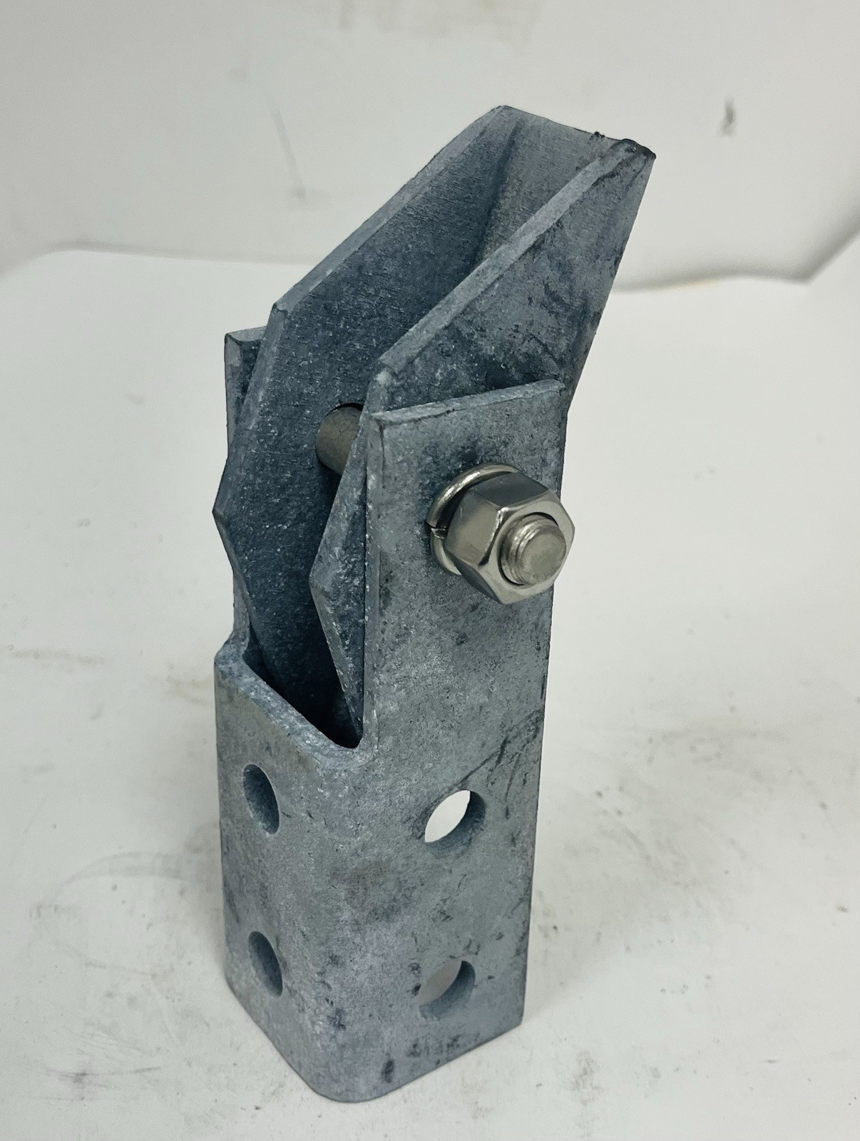EATON CORPORATION COOPER BLINE NO. B634HDG SINGLE CHANNEL ADJUSTABLE BRACE HDG