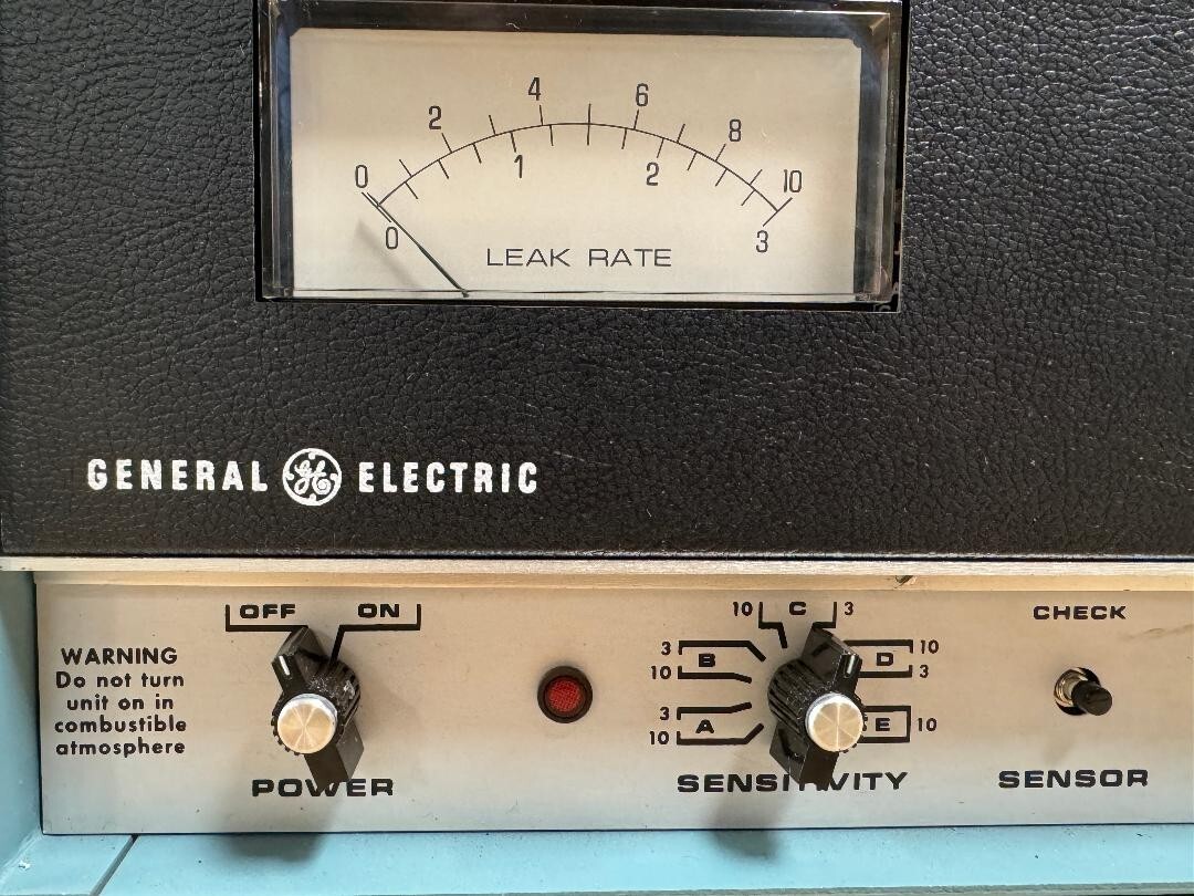 GE GENERAL ELECTRIC INDUSTRIAL HALOGEN LEAK DETECTOR C/N 50-420810HFJK1 TYPE H25