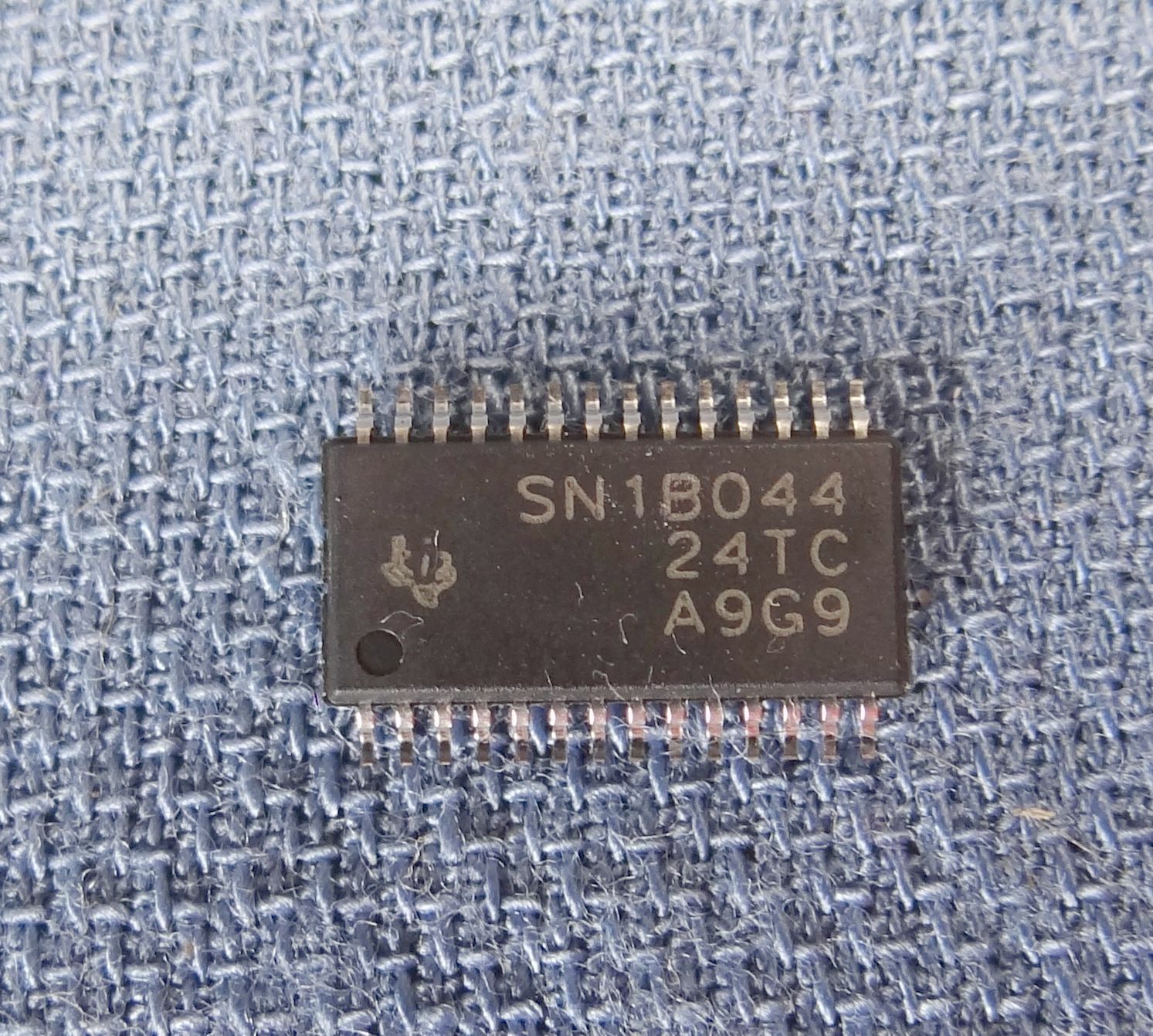 2000 Count Texas Instruments IC Chips SN1b044pwpr Rev B