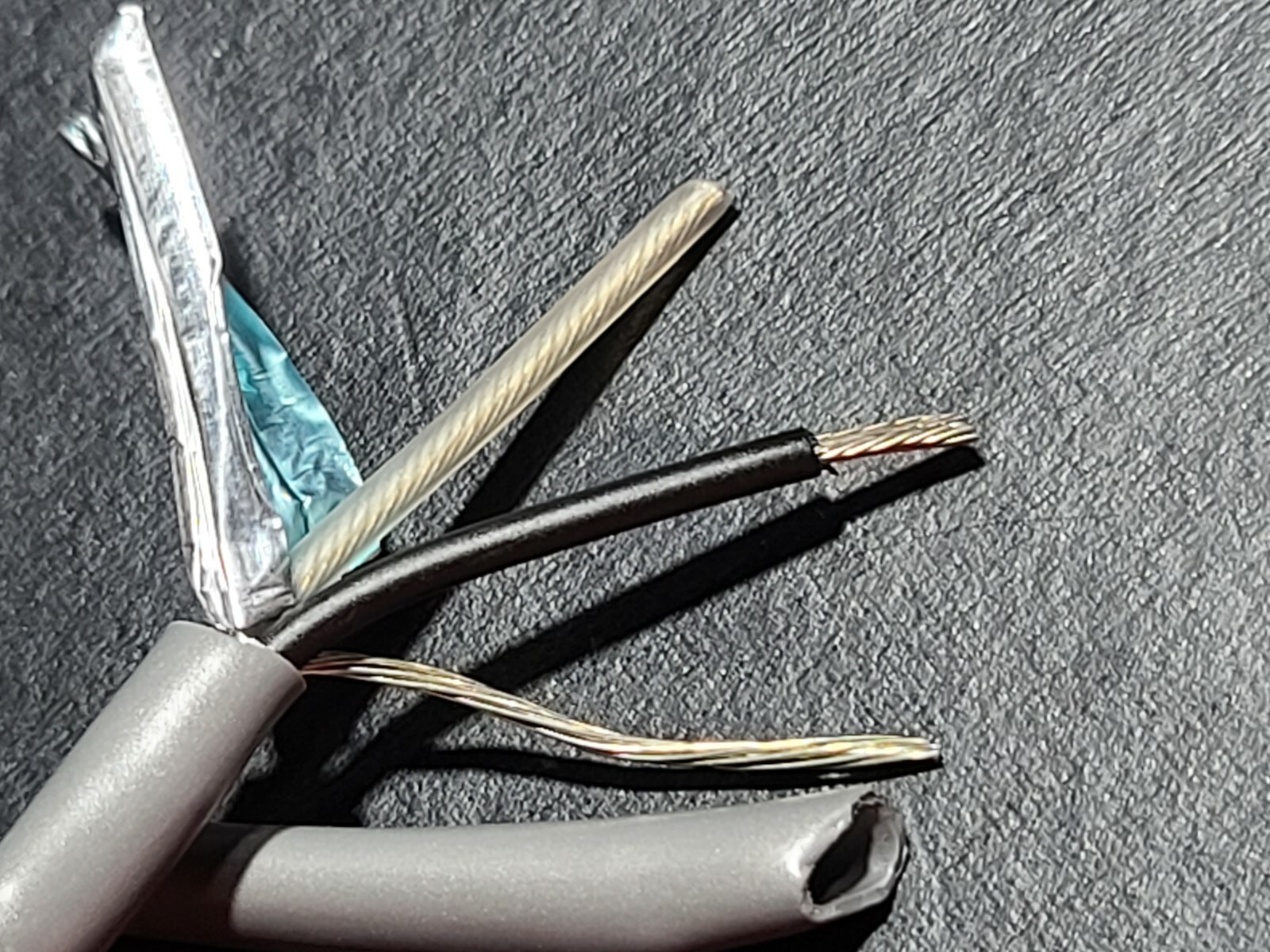Belden 8760 18/1P Shielded Twist Pair Audio/Control/Instrumentation Cable /25ft