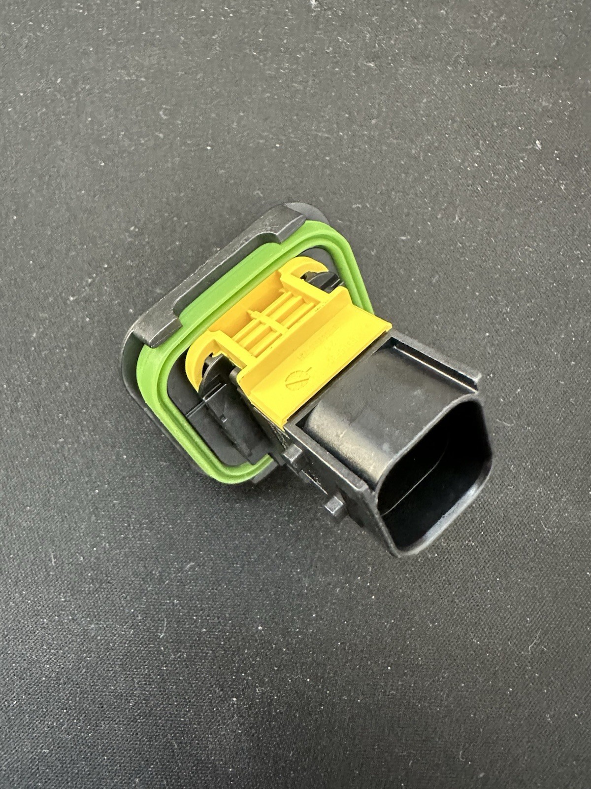 TE Connectivity 1-1703820-1 New Old Stock