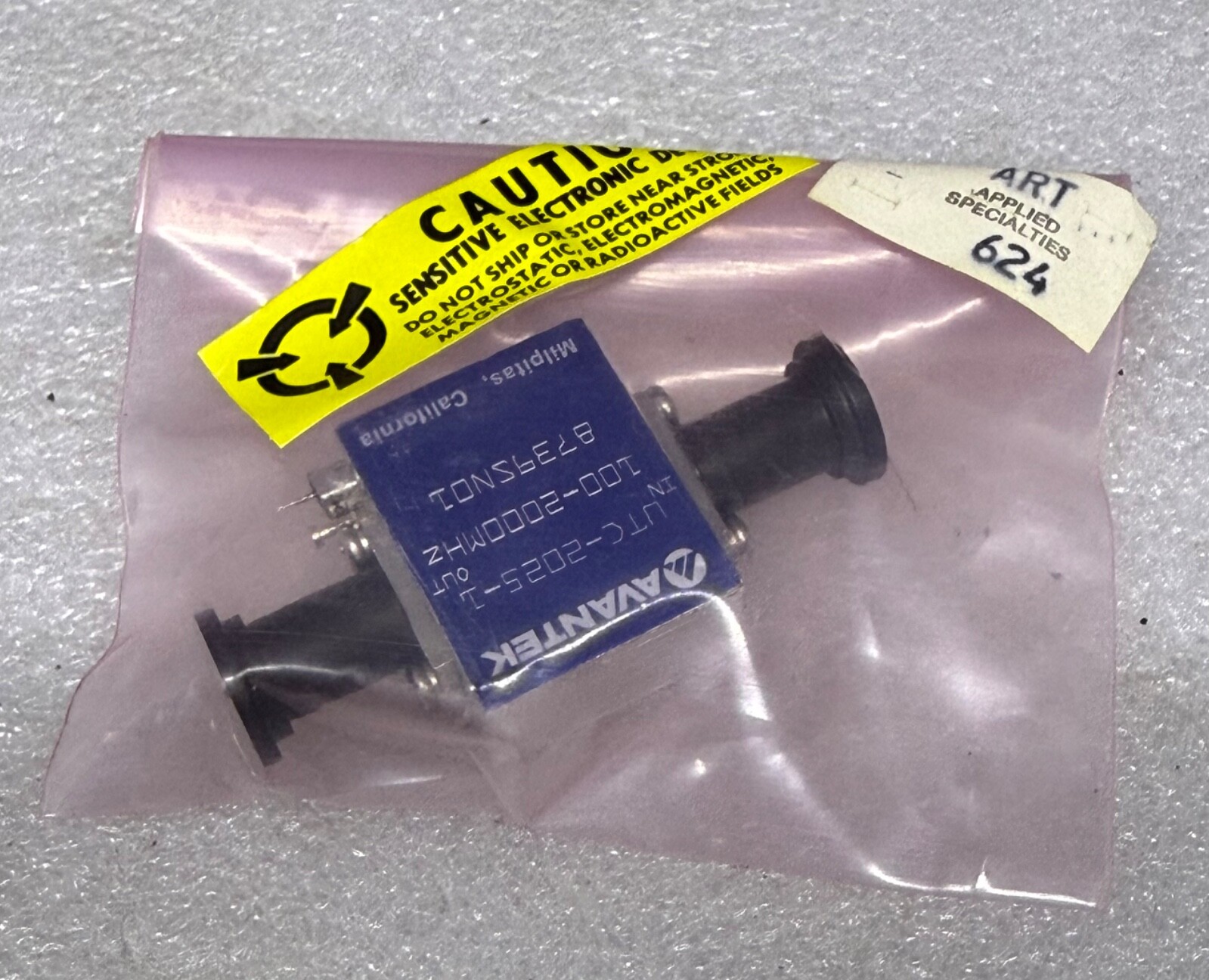UTC-2025-1 Avantek Microwave Amplifier 100-2000Mhz NEW