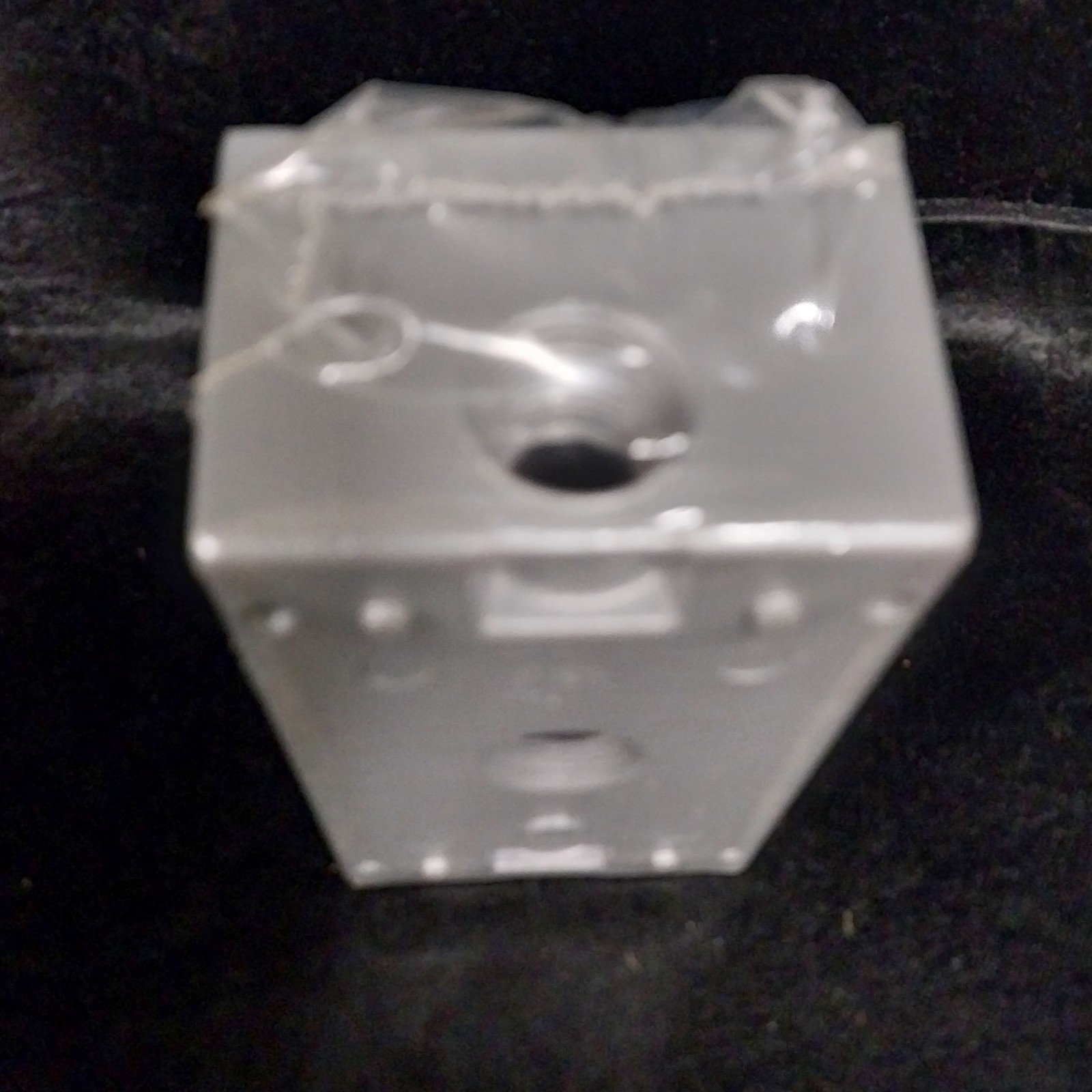RED DOT IH3-1-LM Outlet Box, 1/2″ Three Hole, Silver – NEW