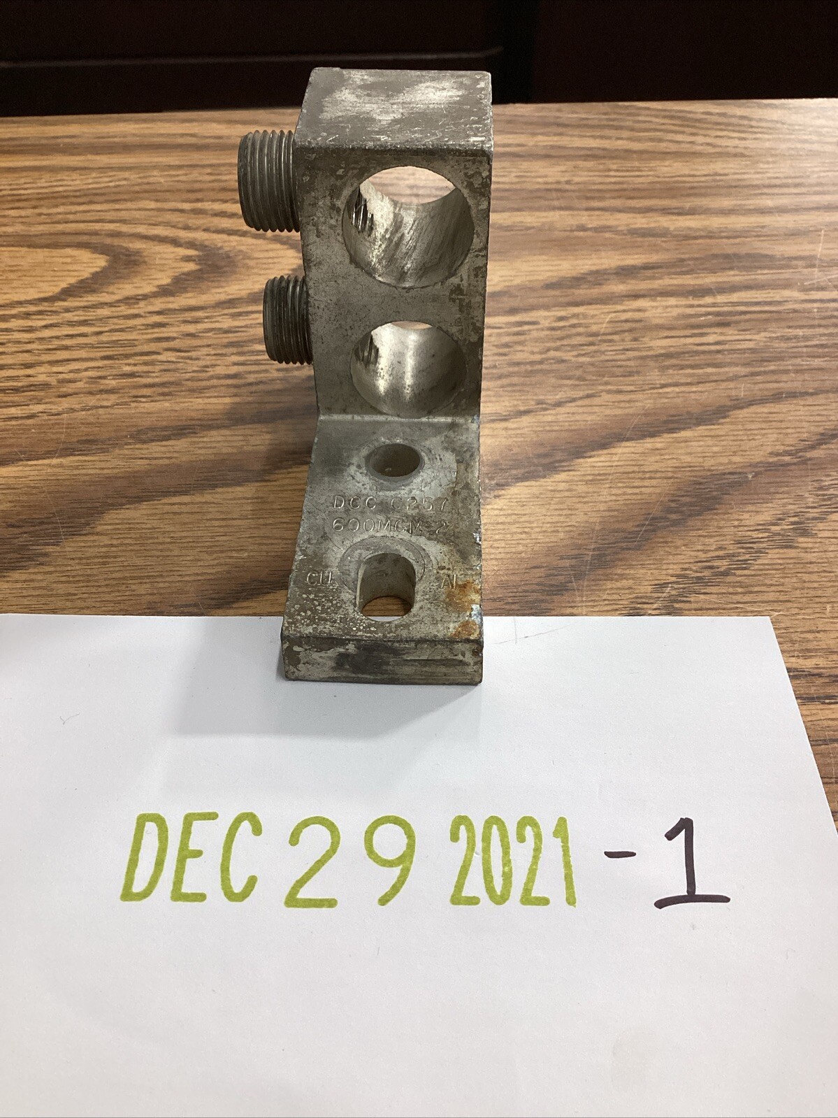 Unbranded DCC C257 600MCM-2 2-Lug Aluminum Block USED