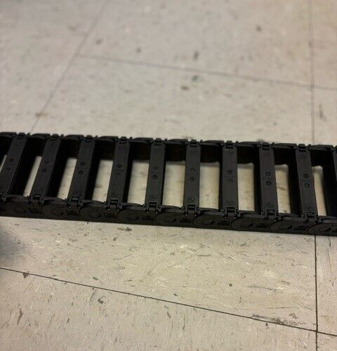 NEW IGUS 1400.068.100 Energy Chain Cable Carrier 16′ 2 1/2″ L X 3 3/8″ X 1 1/8″