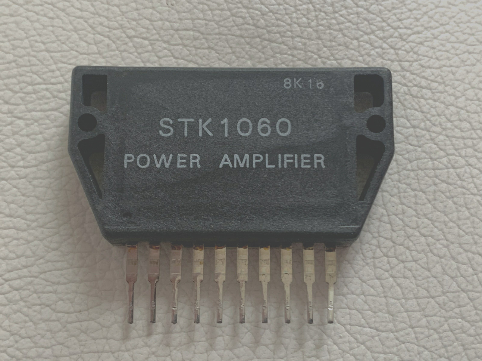 STK1060 ORIGINAL SANYO LOT OF 2