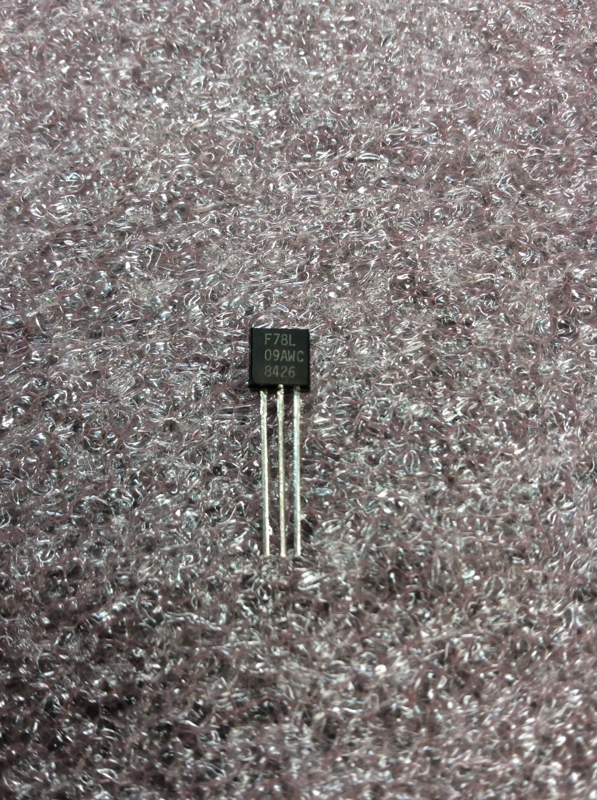 10 Pieces: FAIRCHILD UA78L09AWC