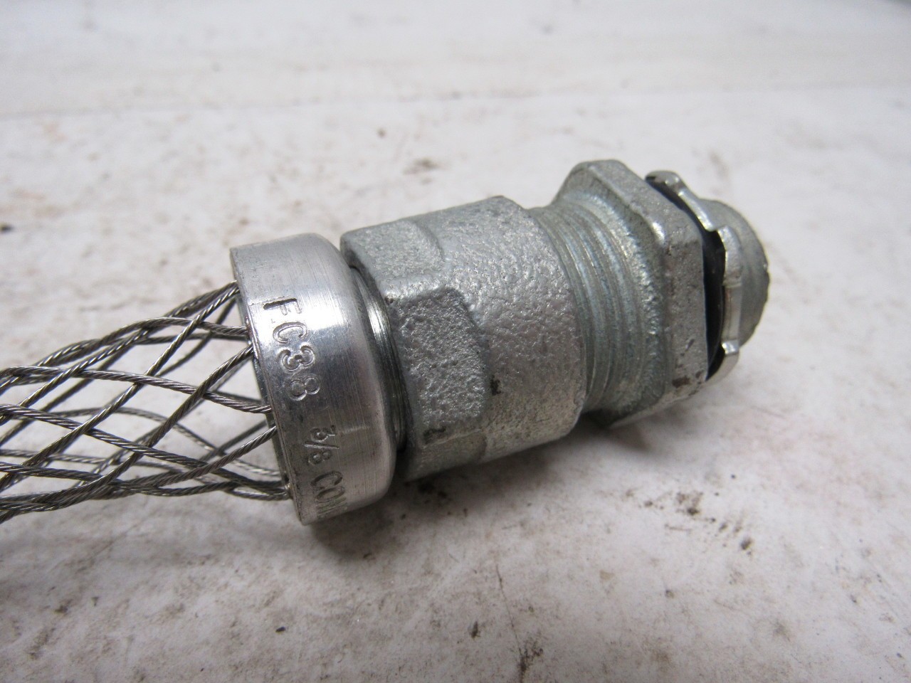 Bryant FC38 Cable Strain Relief 1/2″ Straight Male Connector Lot of 4