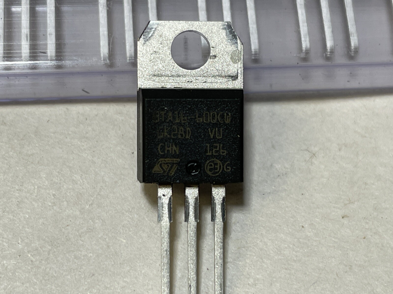 ST STANDARD TRIAC BTA16-600CW (Lot of 10)