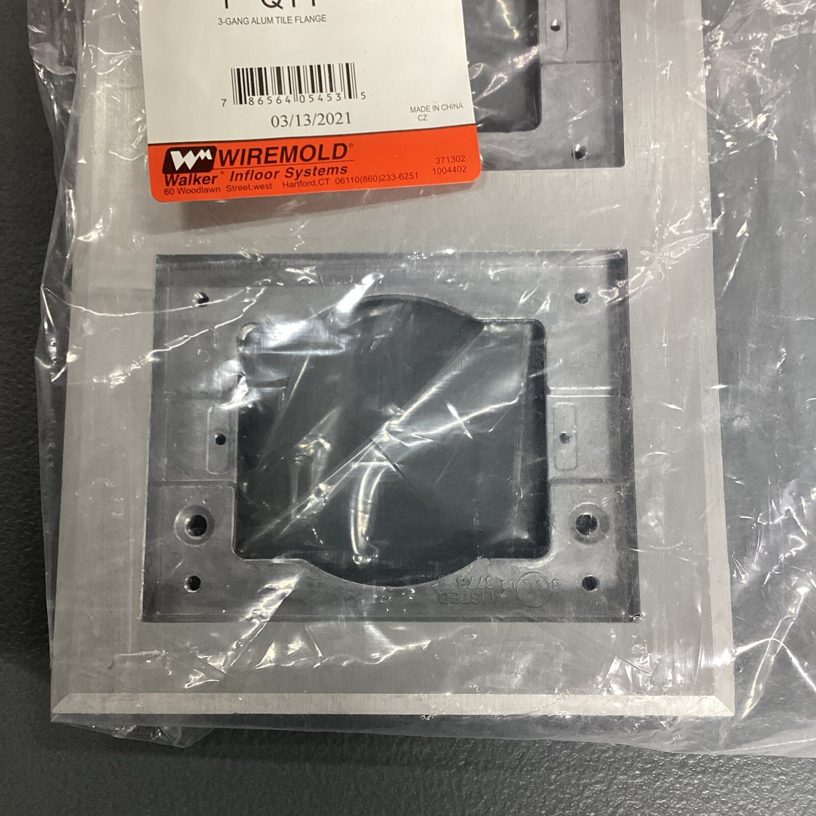 Wiremold 838TCAL 3-Gang Aluminum Tile Flange Rectangular Floor Box Covers