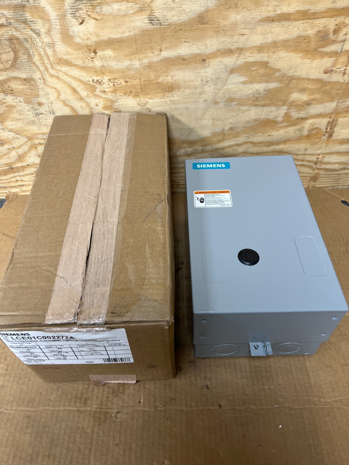 Siemens LCE01C002277A non-combination lighting contactor, 60AMP, 277VAC, NIB!