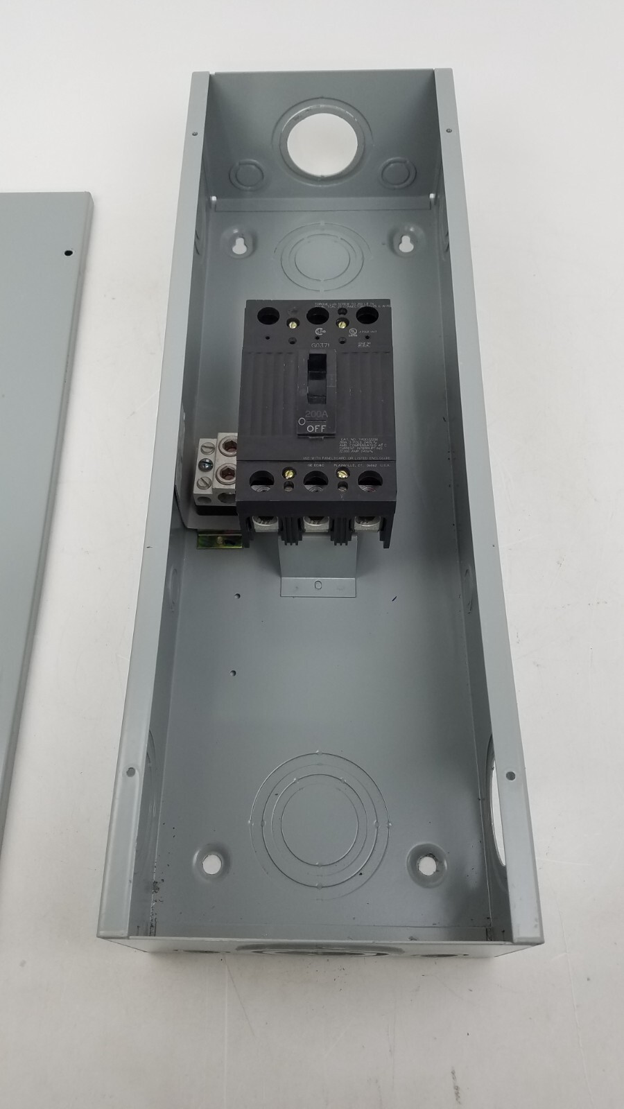 THQD32200 GE Enclosed Breaker TQD225F/TQD225S Mod 10 – Next Day Option