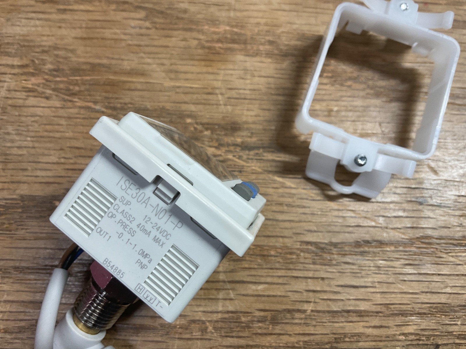 NEW SMC ISE30A-N01-P DIGITAL PRESSURE SWITCH 12-24V CLASS 2 40MA