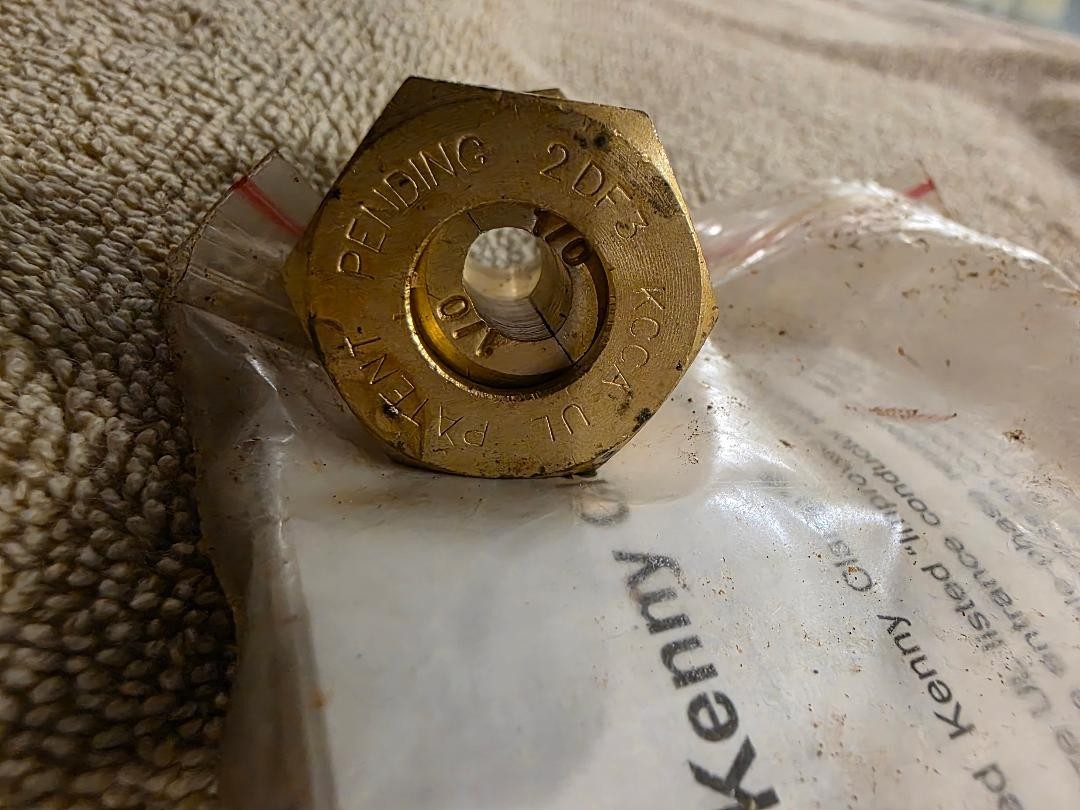 Southwire 1752 Kenny Clamp with 1/2″ Knockout #1/0 AWG Stranded