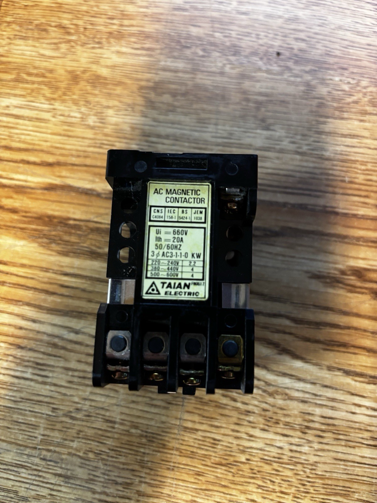 C-11L AC MAGNETIC CONTACTOR TAIAN ELECTRIC 660V 20A 50/60HZ