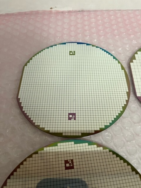 125 MM PATTERNED SILICON WAFERS, LOT OF 6