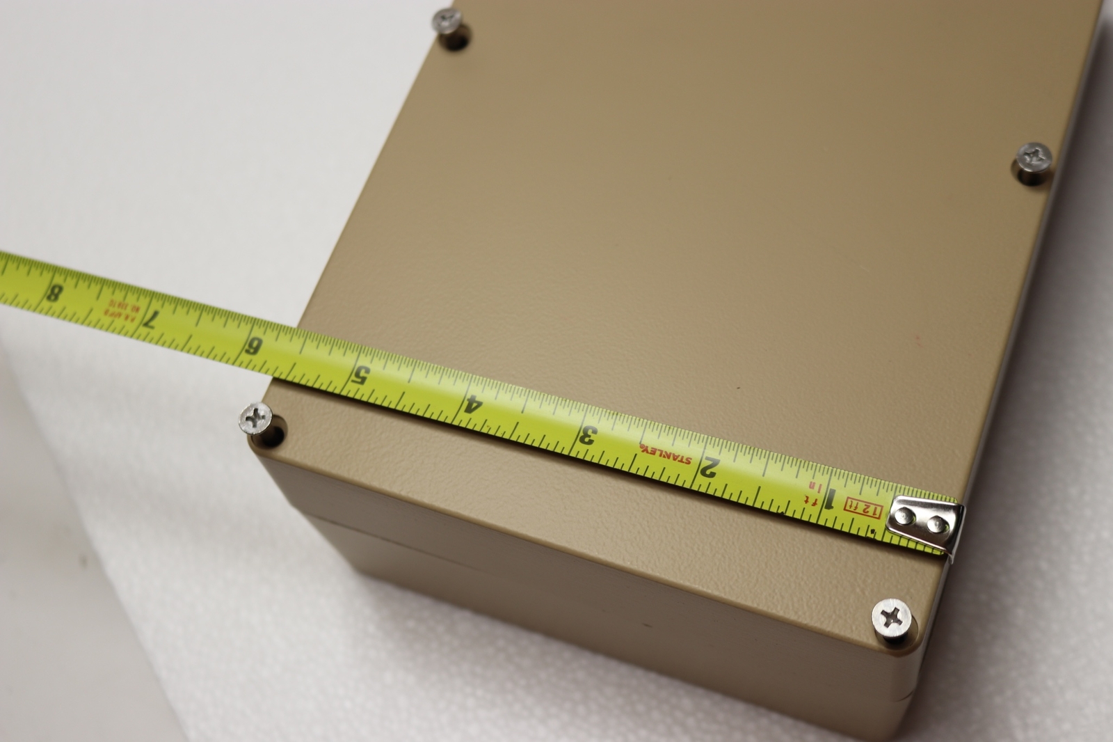 Hammond Aluminum Metal Box Wall Mount 8x5x3″ 9x6x3″ (8.75×5.75×3.25″ Actual)