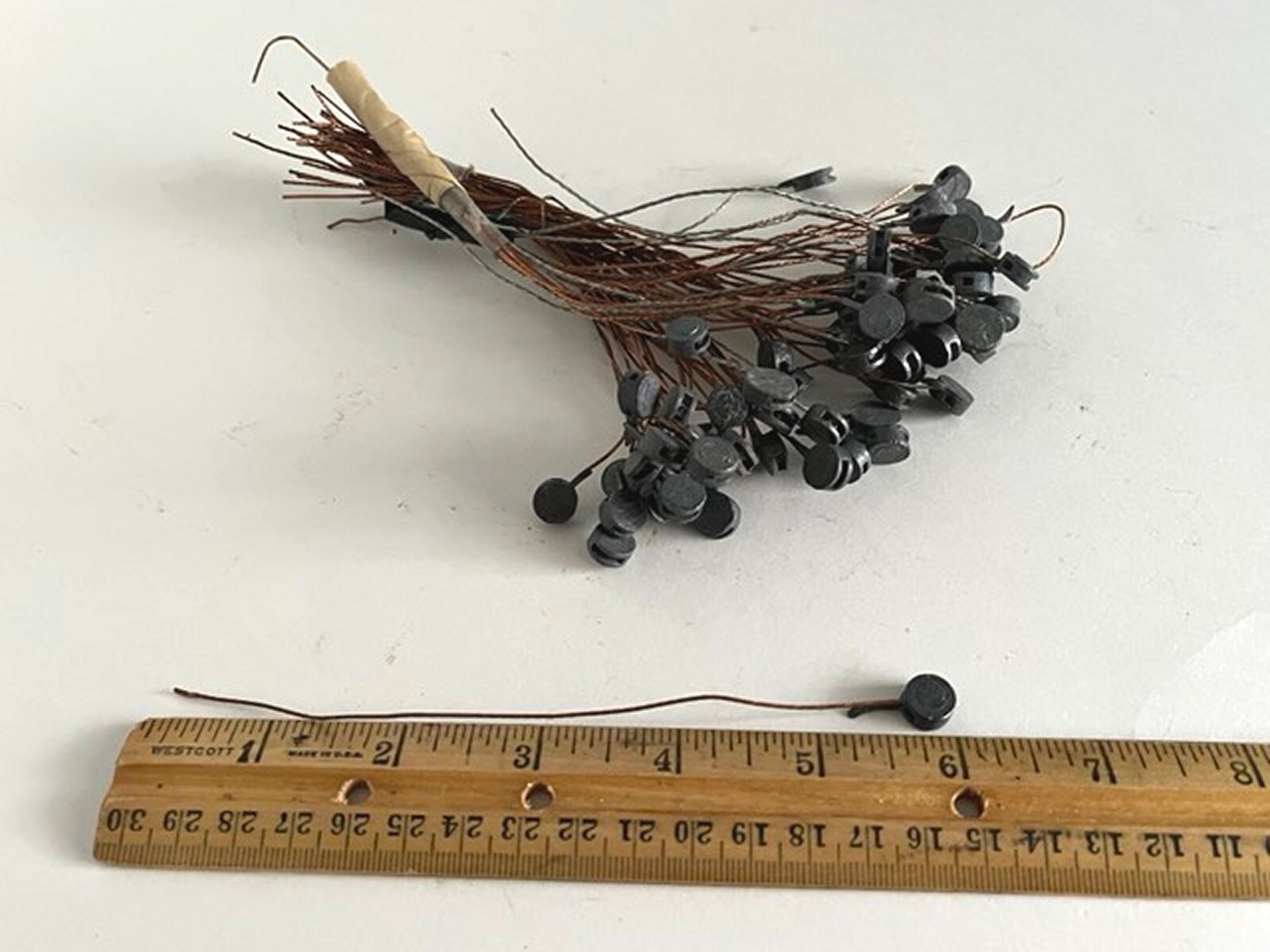 71 Round Security Lead Wire Meter Seals with 5-1/2 to 6″ Wires 3/8″ & 7/16″