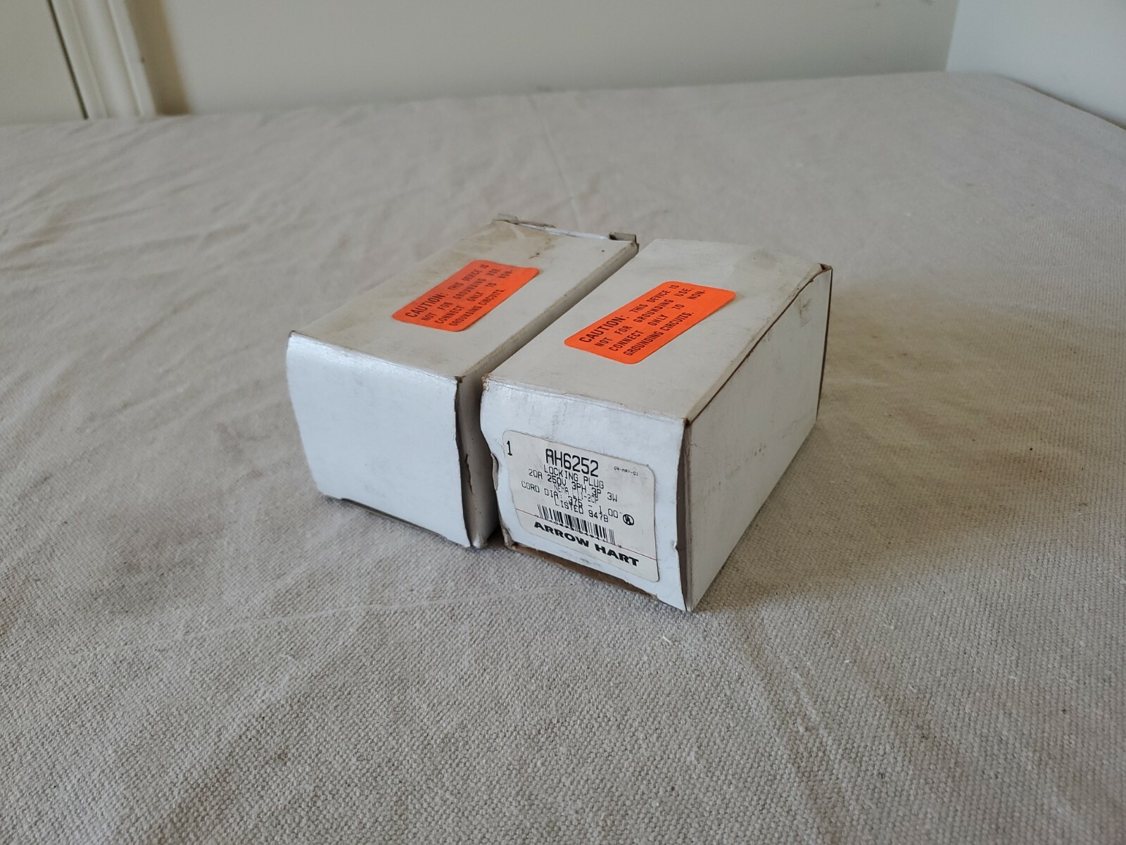 Arrow Hart AH6252 Locking Plug 20A 480V Grounding Plug NEMA L11-20P Lot Of 2