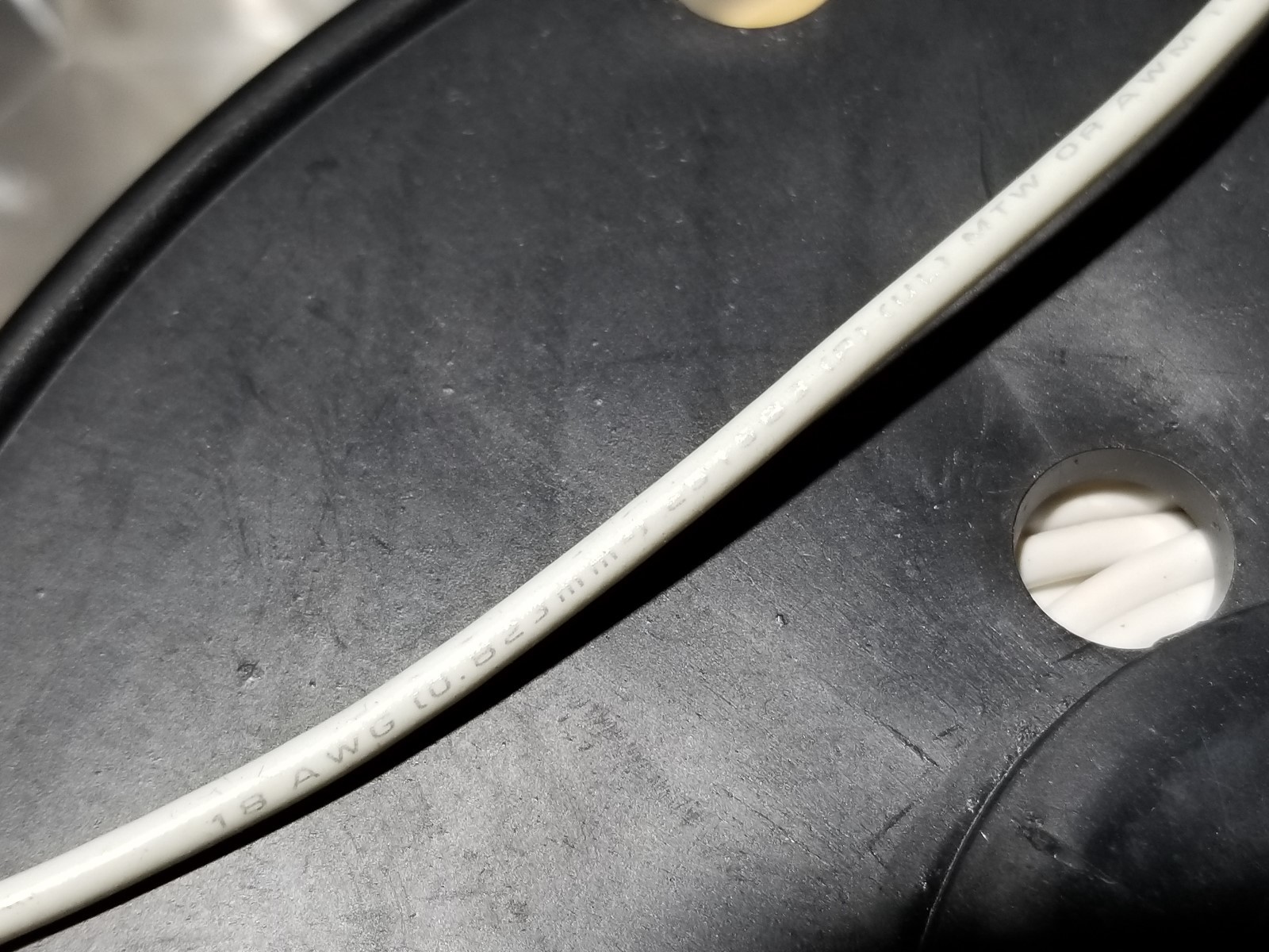 Southwire #18awg Stranded Bare Copper UL-1015/1230/1032 Hook-Up Wire White/100ft