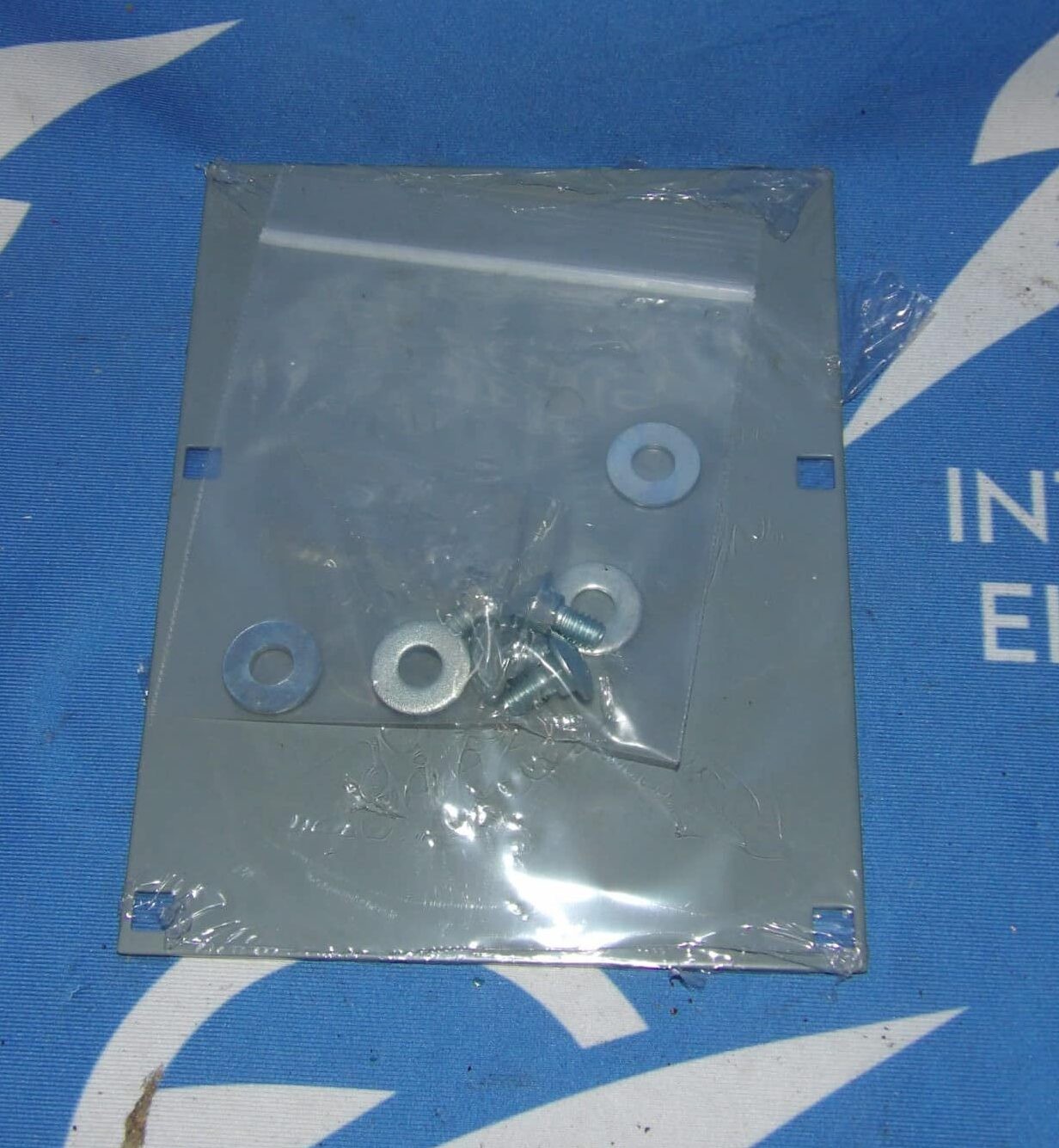 NOS HRC Hardware Resource 21F-A161KD4-01-05 KD4 Breaker Filler Blank Kit + 1 …