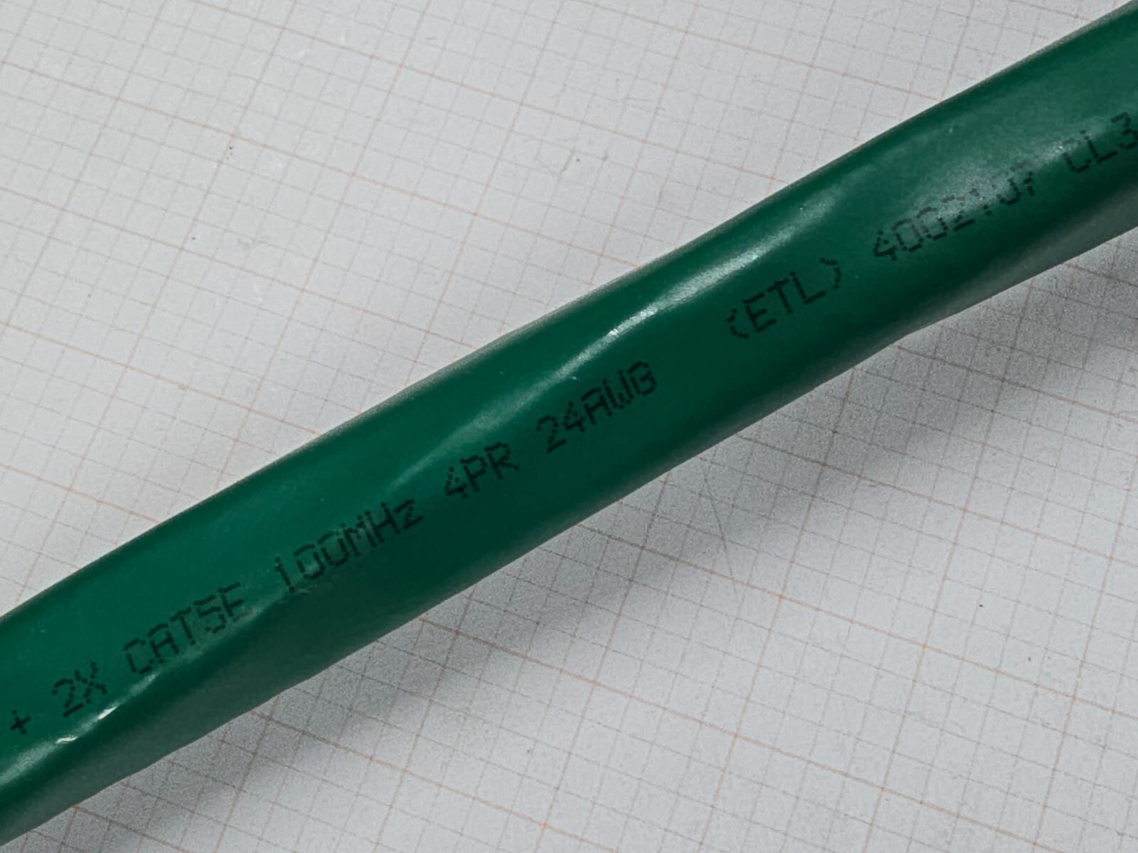 Genesis 5050 2xRG6Q + 2xCAT5e General Purpose Multimedia Cable UV-Res Green/25ft