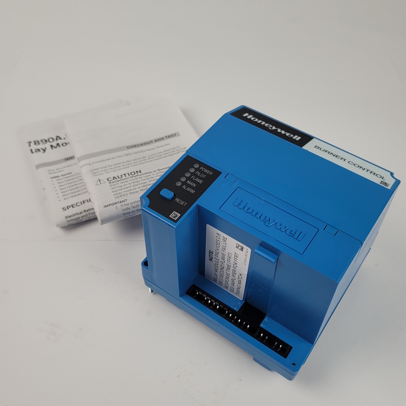 Honeywell RM7890A1015 Automatic Primary Control, 120Vac, 50/60Hz w/Dust Cover