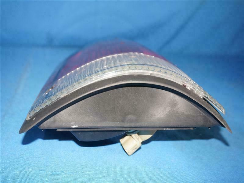 Ford F5UZ-13405-A F5UZ13405A Lamp NEW NOB