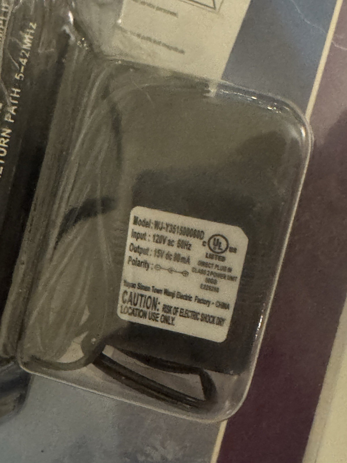Monster Cable Signal Amplifier 140065-00 – 75 Ohm 1 Ghz, 60 Hz, 24 dB Amplifier