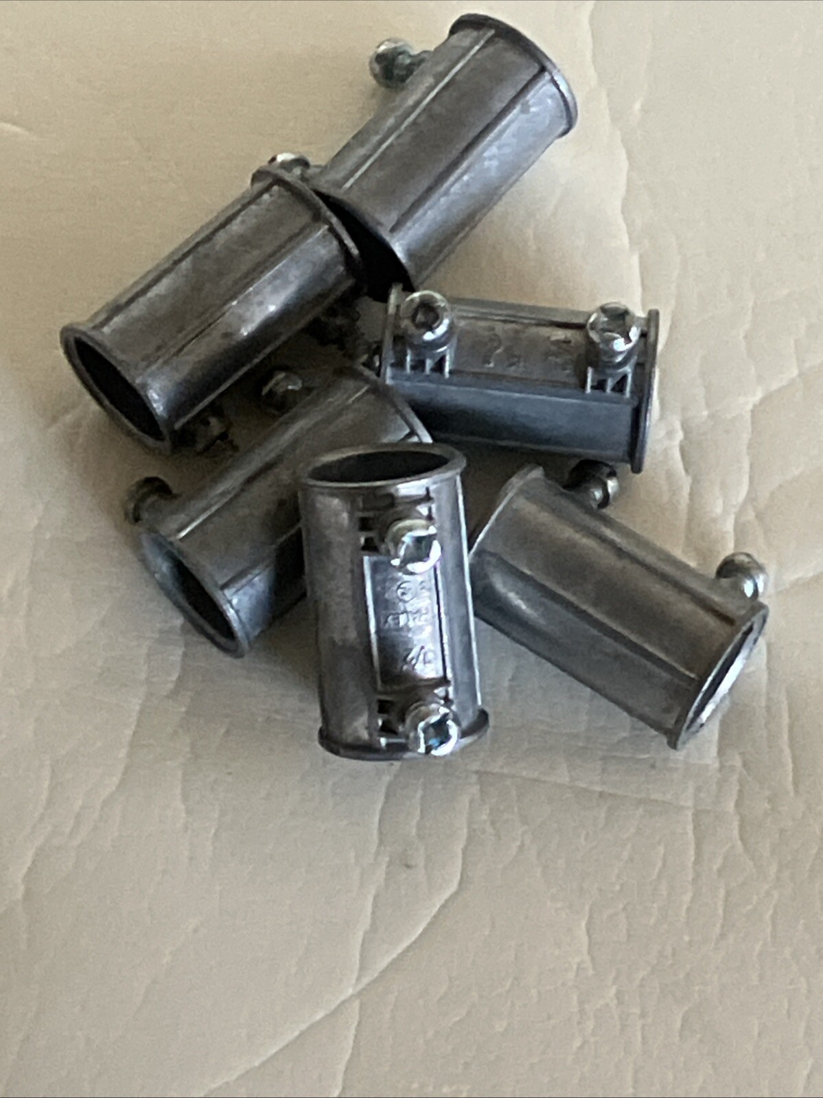 6 Count Halex 1/2″ EMT Set Screw Coupling Zinc (Model # 23220) FREE SHIP!