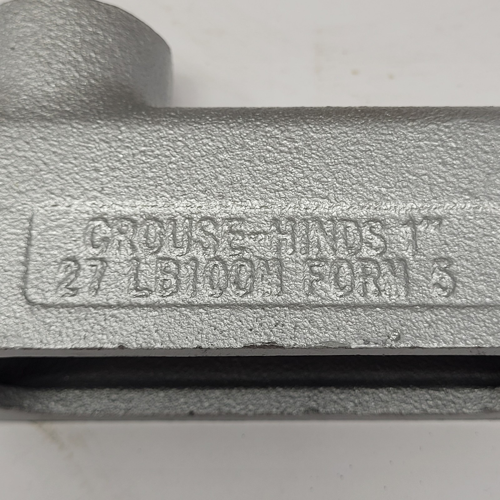Lot of 10 – Crouse Hinds LB100-M Conduit Body 1LB Form 35 – NEW