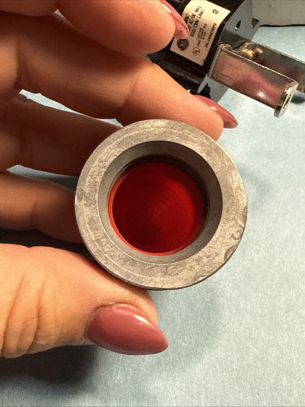 GENERAL ELECTRIC CR2940UC413B2 Heavy Duty Indicating Light Red Cap 125 V