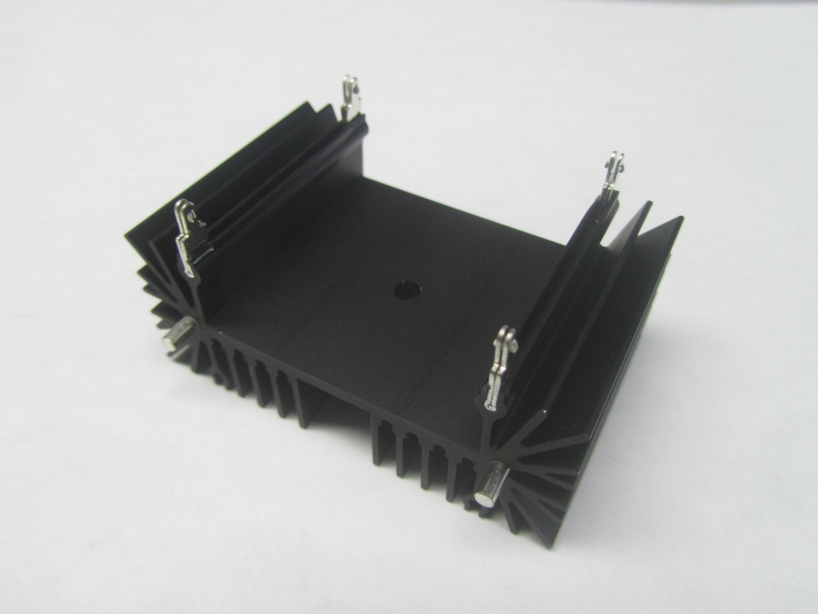 OHMITE Heat Sinks UNIVRSAL MT HEATSINK TO-247 (Pack of 10) VM3-038-1AE