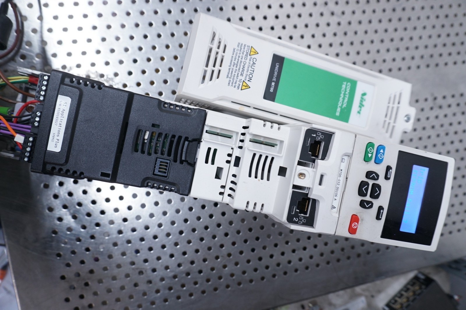 EMERSON M700-032-00106 A servo drive 240VAC input