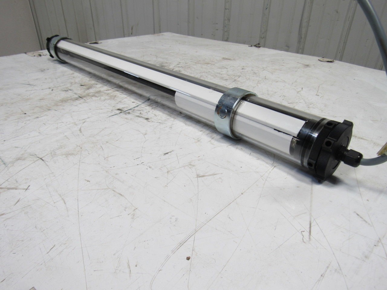 Waldmann RL70E-118 Tubular 24″ Fluorescent Black Light 24VDC