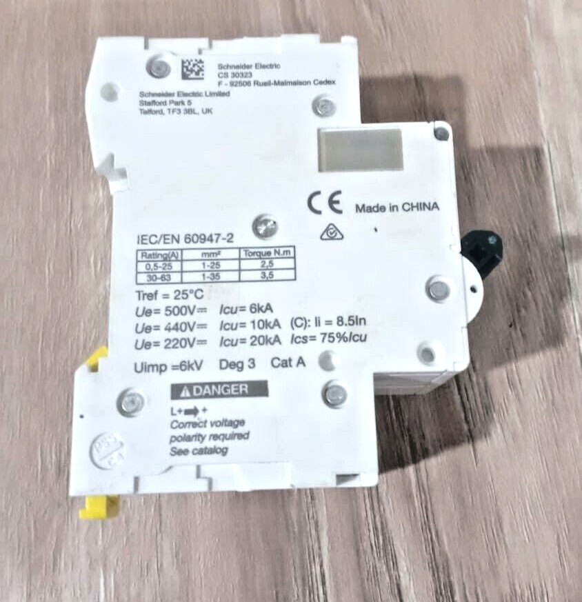 2PCS LOT- Schneider A9N61533 miniature circuit breaker-C60H -2poles -25A-C- NEW