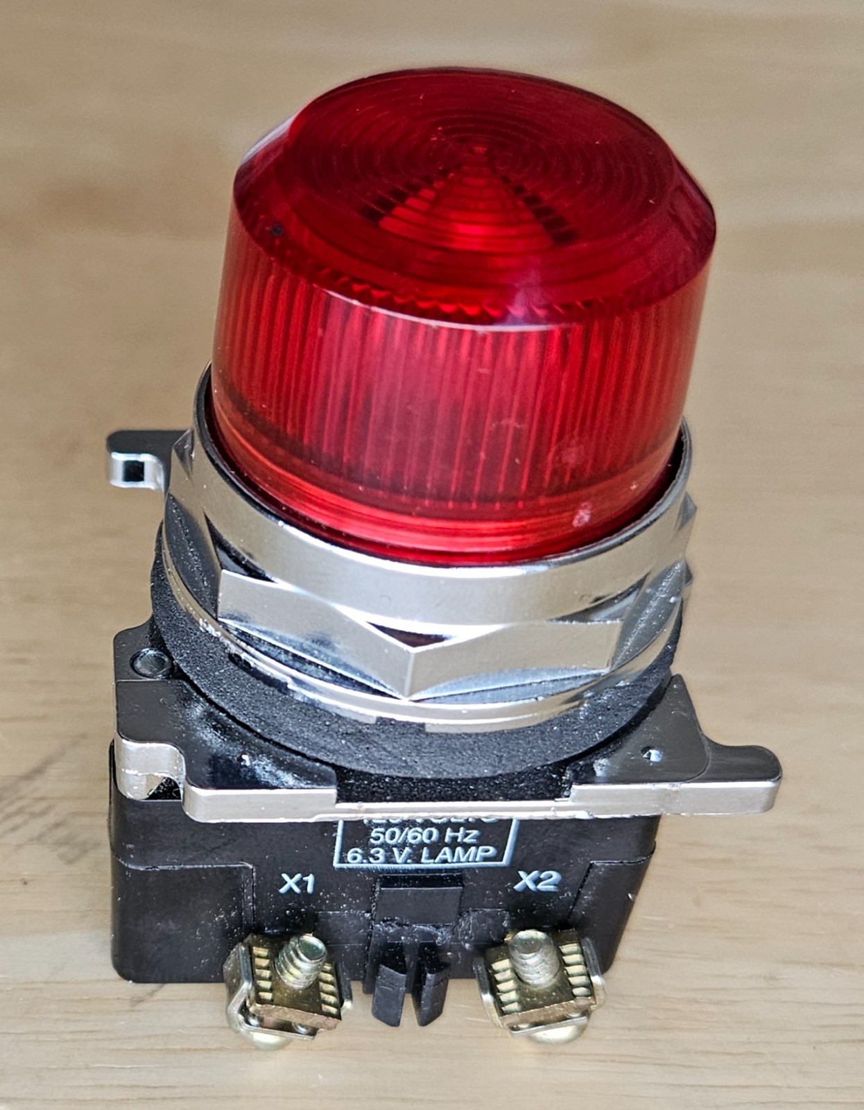 Cutler-Hammer 10250T/91000T Contact Block w/ Red Pilot Light – Free Shipping!