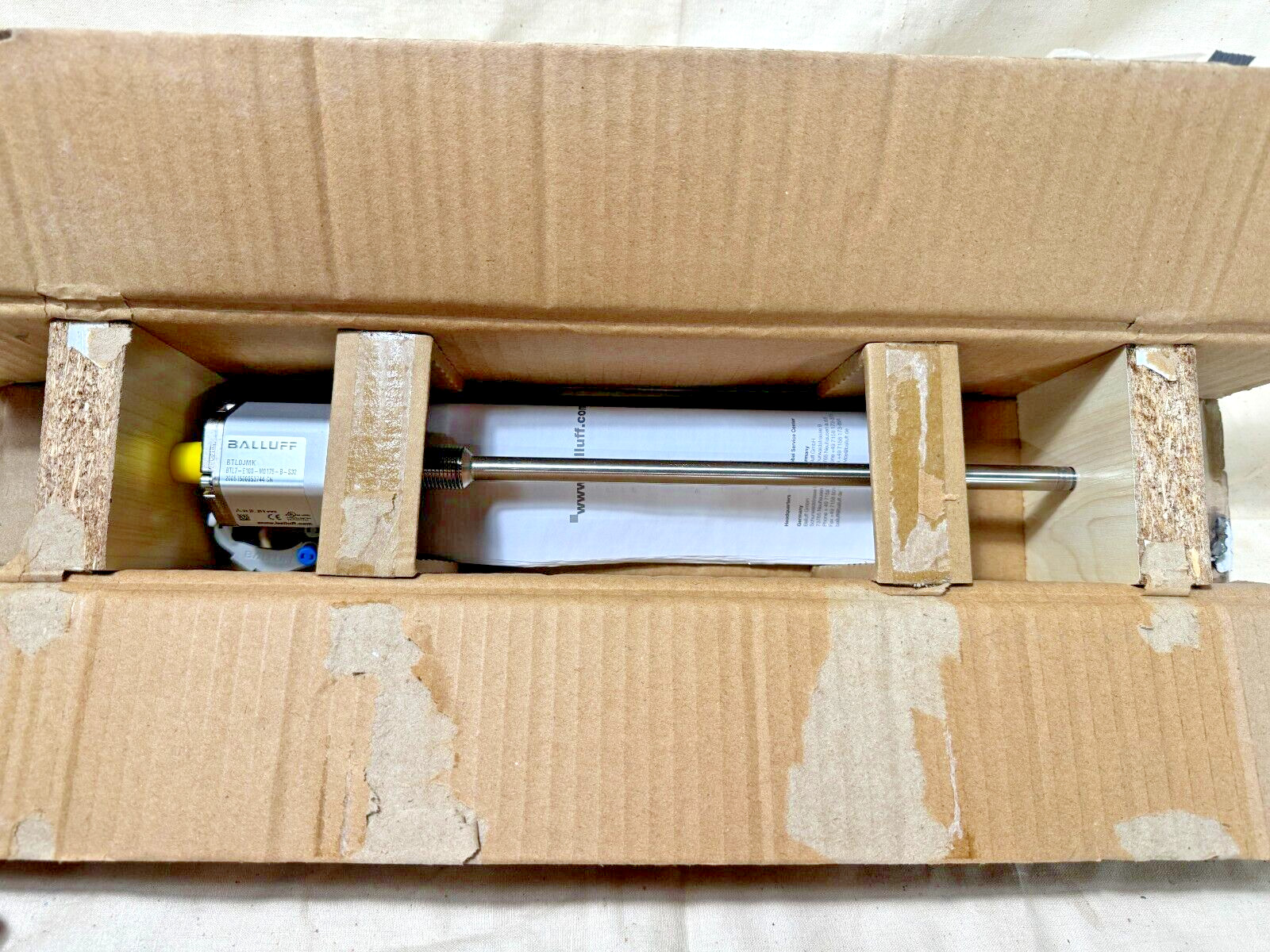 BALLUFF BTL7-E100-M0175-B-S32 / BTL0JMK Linear Position Sensor Range 175mm