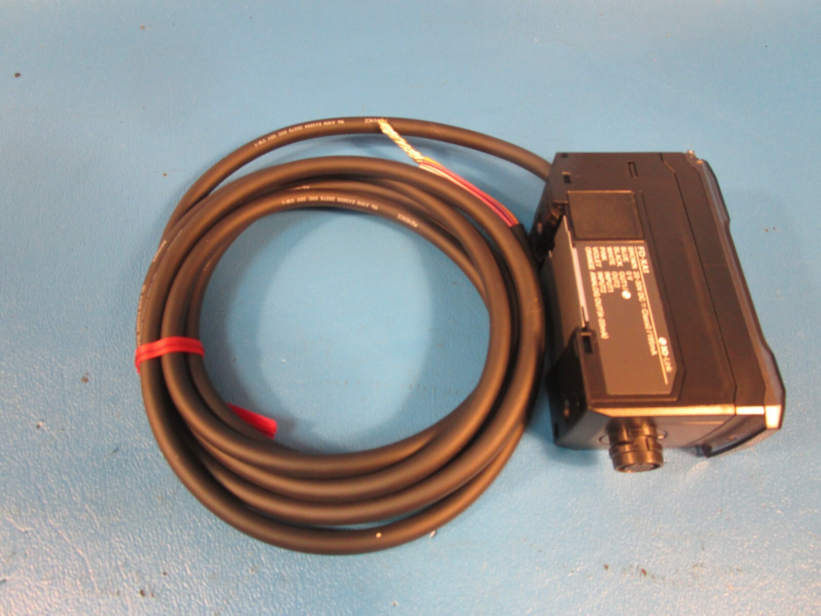 Keyence FDXA1 ClampOn Micro Flow Sensor Controller DIN Rail Type G2U