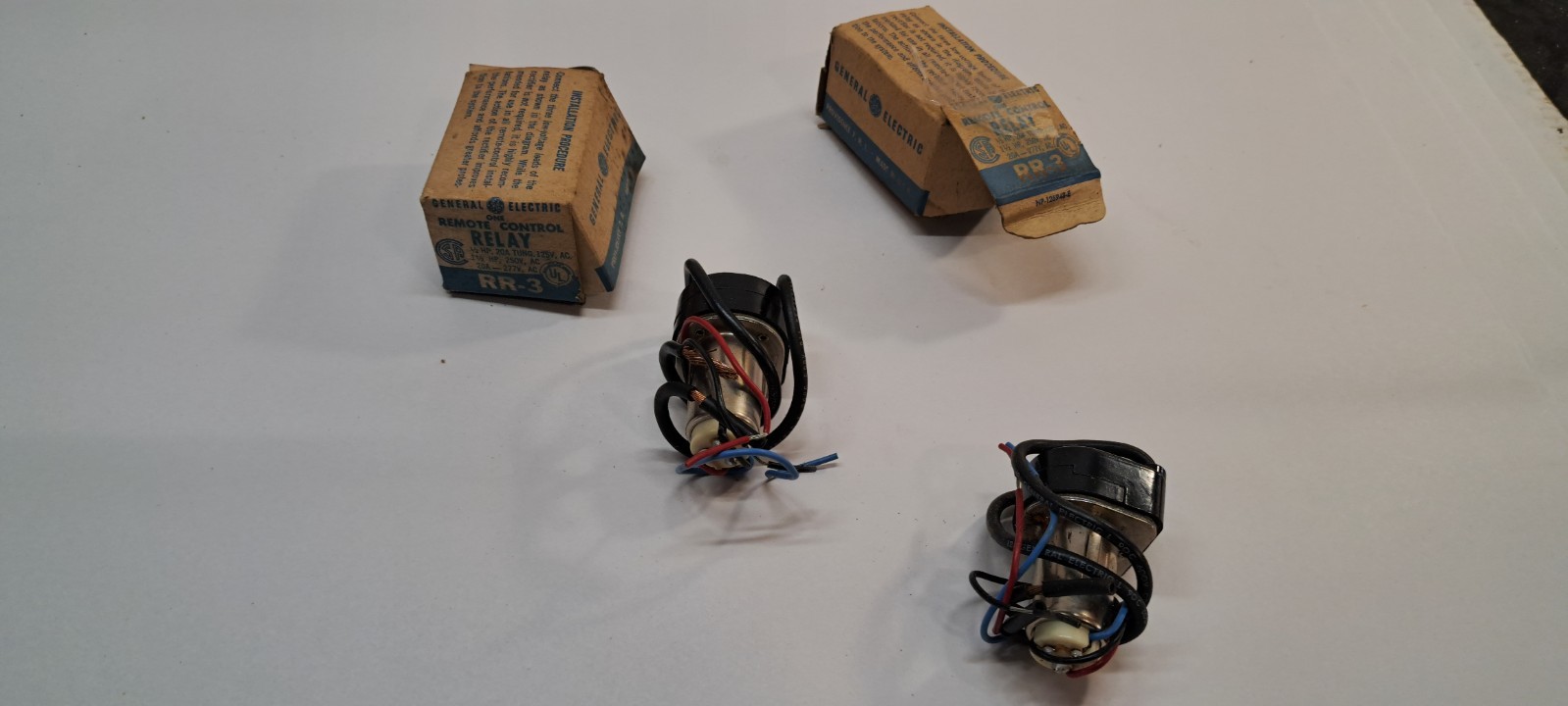 lot of 2 GE Low voltage Relay RR3