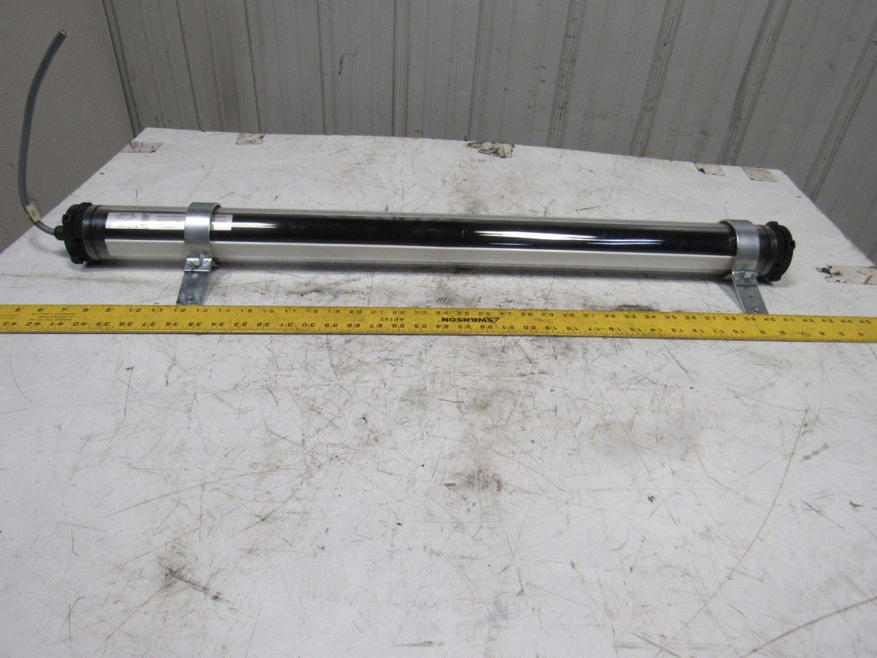 Waldmann RL70E-118 Tubular 24″ Fluorescent Black Light 24VDC