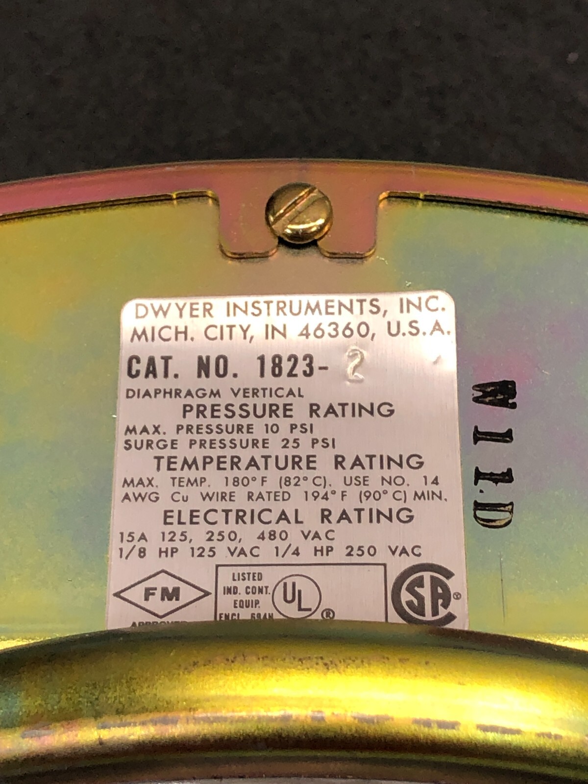 2 Dwyer 1823-2 Low Differential Pressure Switch, 171635