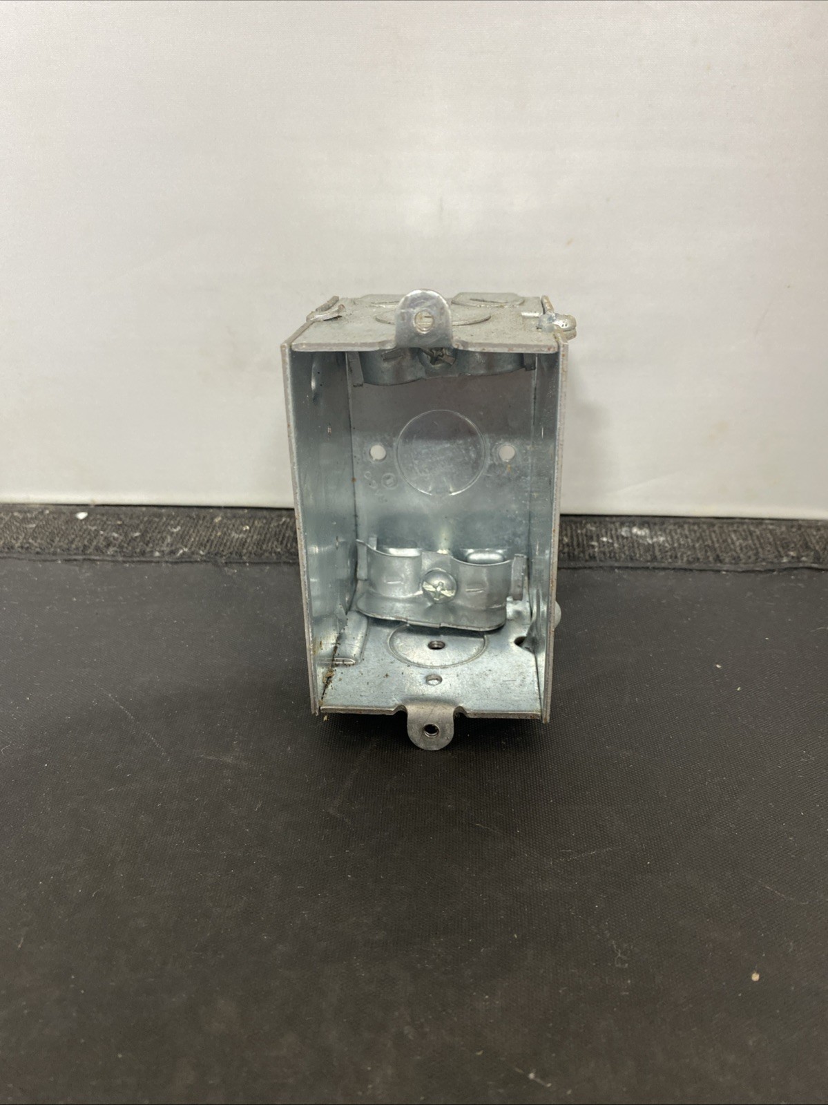 Leveling Bumps Switch Box,3 x 2-1/2 In. Deep – 528
