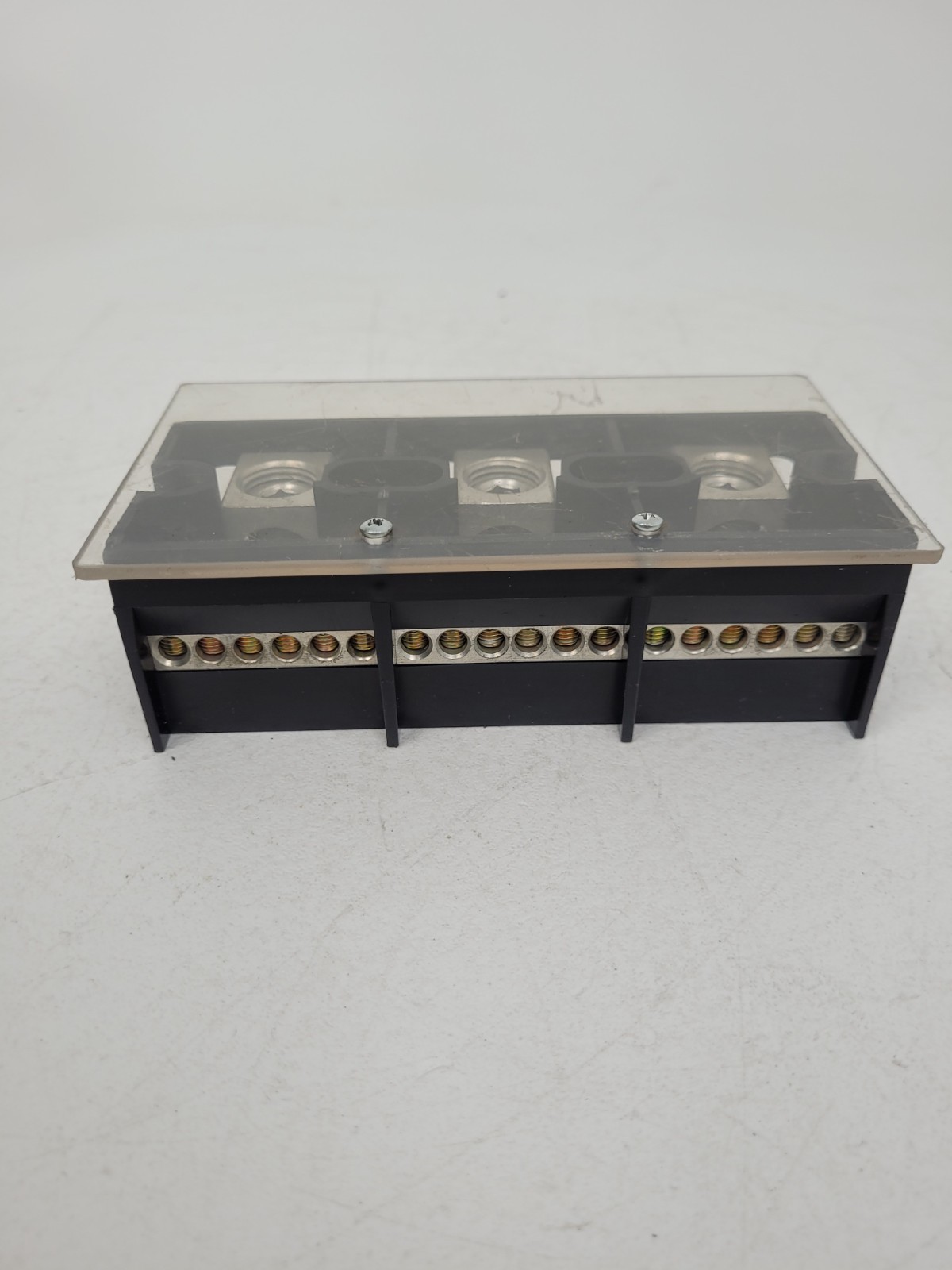EN63 USD Terminal Block 600V 285 Amp – Next Day Option