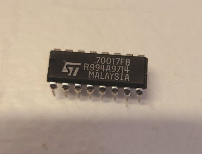 25 Quantity of Ford Integrated Circuits 70017FB | R994A9714 (25 Qty)