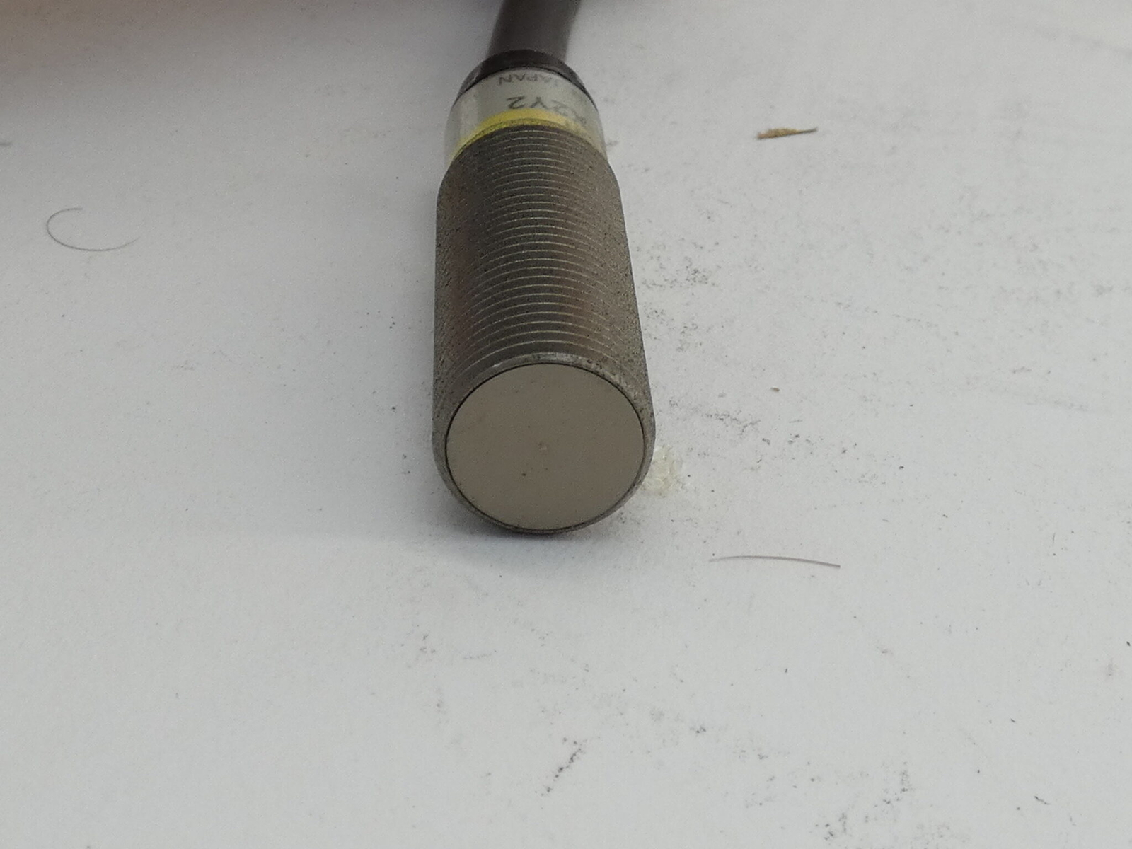 Omron E2E-X2Y2 6′ Inductive Proximity Sensor 240VAC 100mA – NEW Surplus!