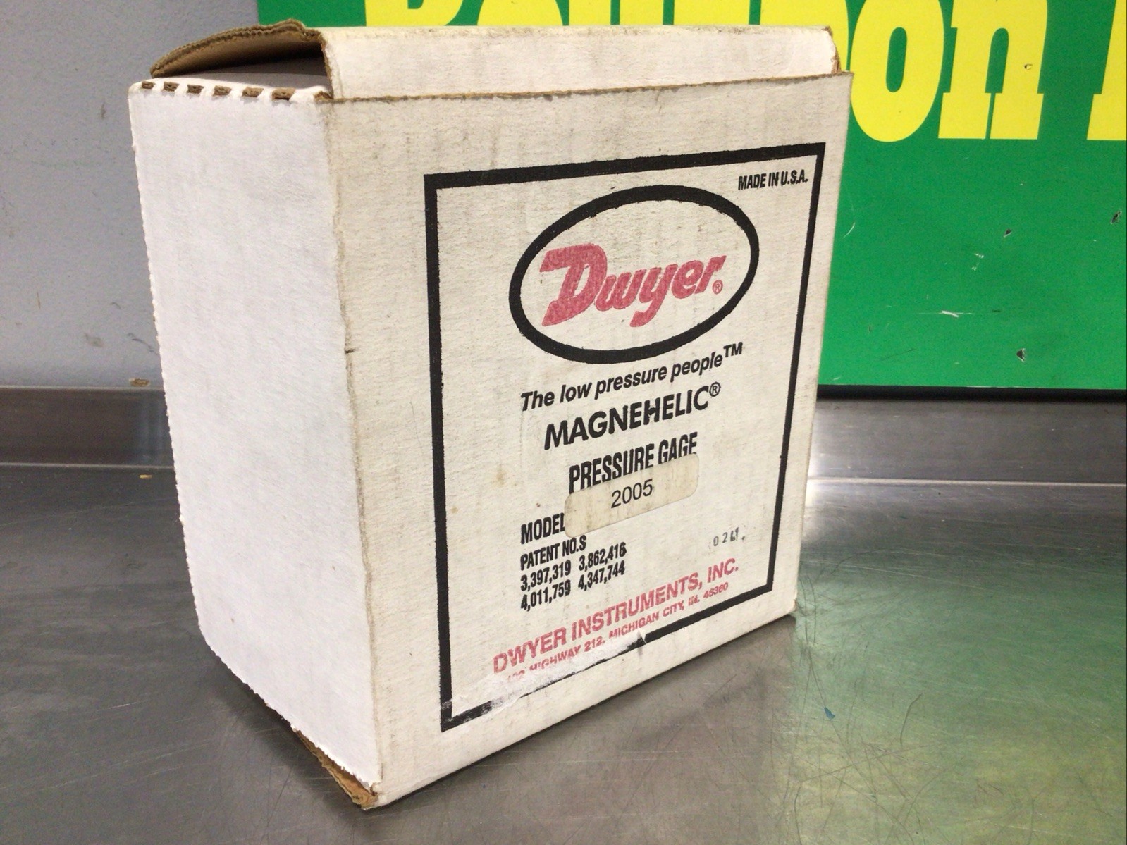 Lot Of 3 Dwyer Mini Master Flowmeter Magnehelic Pressure Gage & Rate Master V5-4